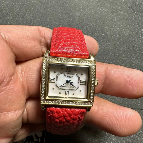 Stauer Ladies Quartz Watch Gold Tone Mother Of Pearl Dial Red Band Working 31330 - Picture 1 of 10